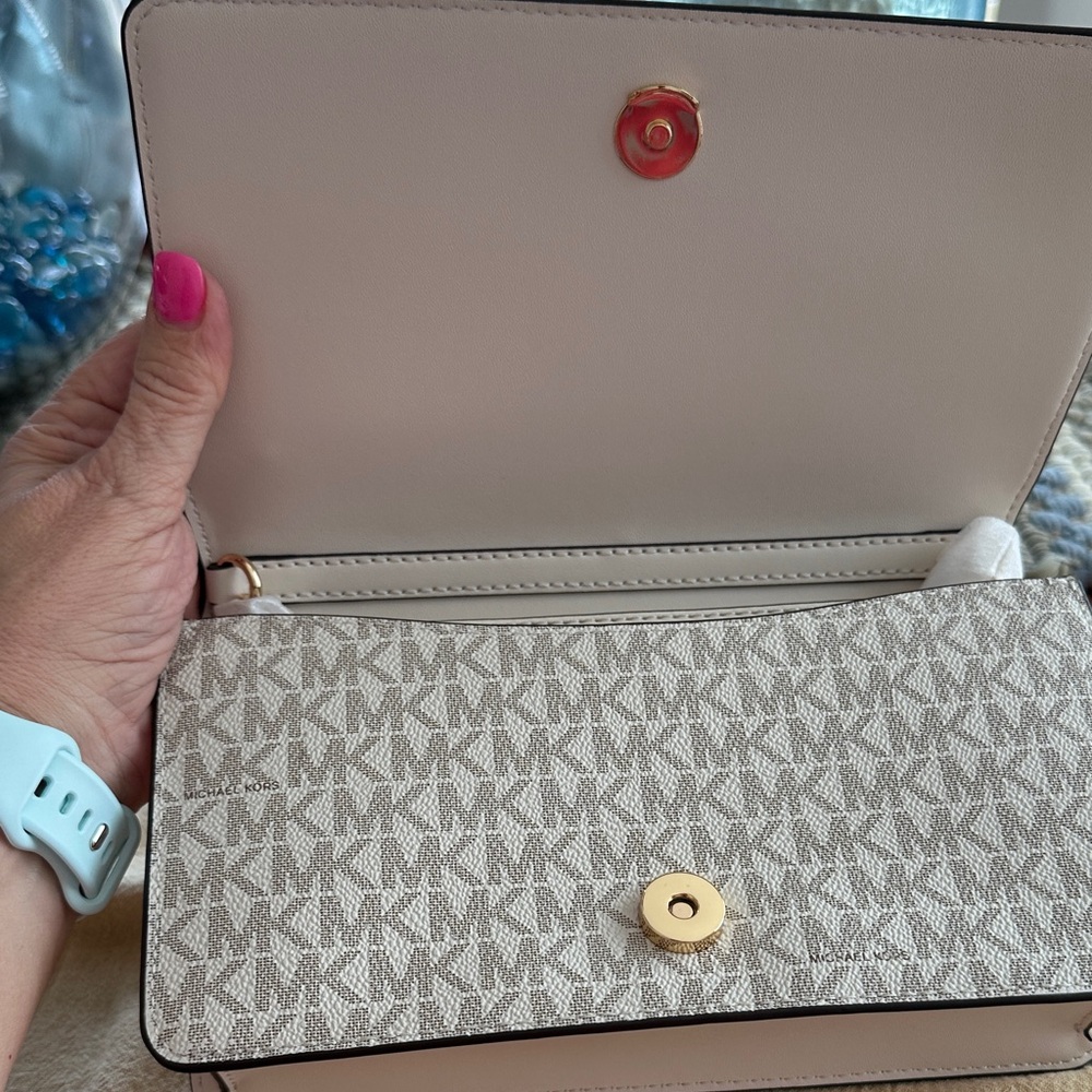 MICHAEL Michael Kors Gray Monogram Bag - Picture 3 of 7